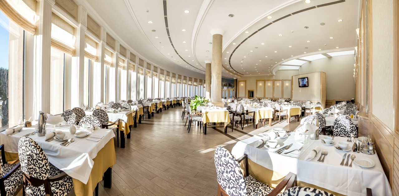 Обеденный зал санатория